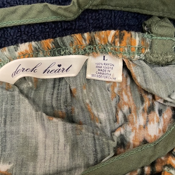 Halter top - Picture 11 of 11